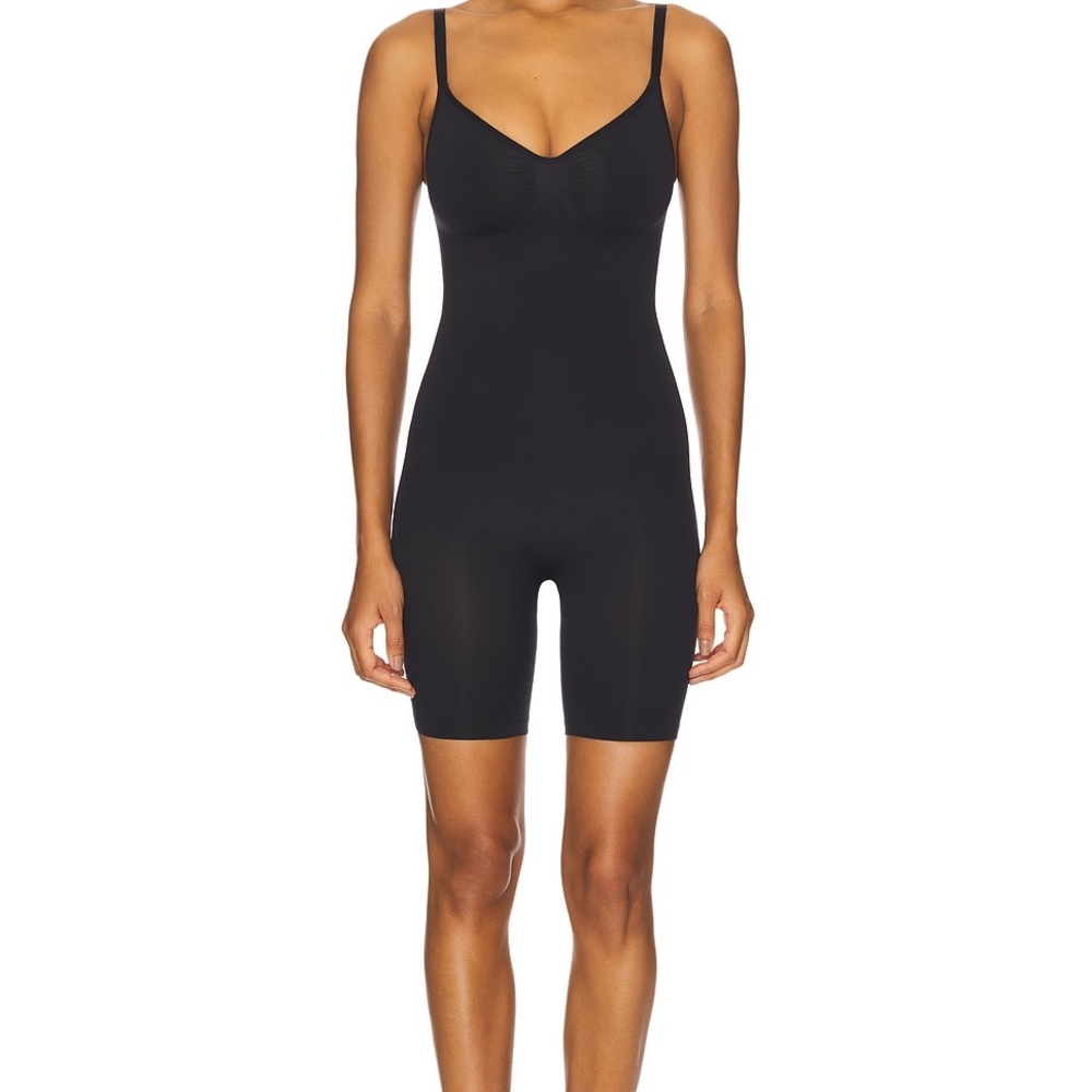 New SKIMS Seamless Sculpt Mid Thigh Bodysuit in Onyx